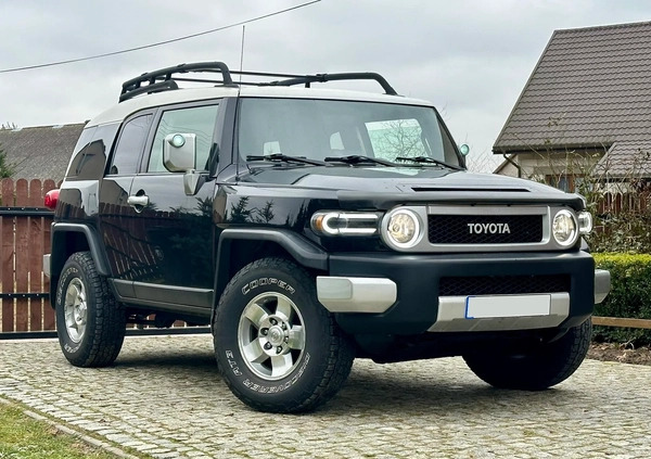 Toyota FJ cena 83000 przebieg: 223000, rok produkcji 2008 z Brok małe 781